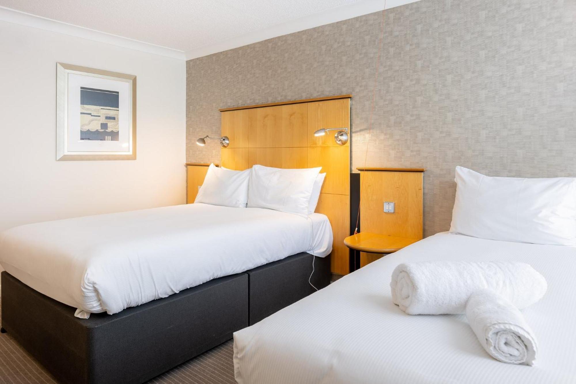 Holiday Inn Newcastle Gosforth Park By Ihg Seaton Burn Exterior foto